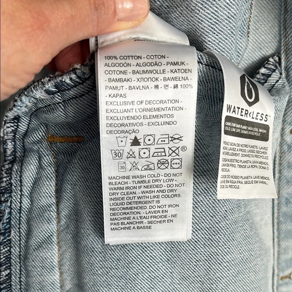 LEVI’S NWOT Light Blue Embroidered Denim Jacket, Size M - Picture 13 of 14